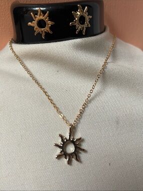 Sun Pendant Necklace (18”+ extender) and earring set Gold-tone - NWT